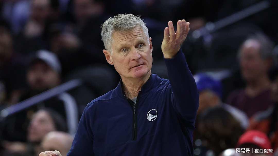 华体会app下载-勇士队在2026年NBA模拟选秀中，将大幅度向前发展！